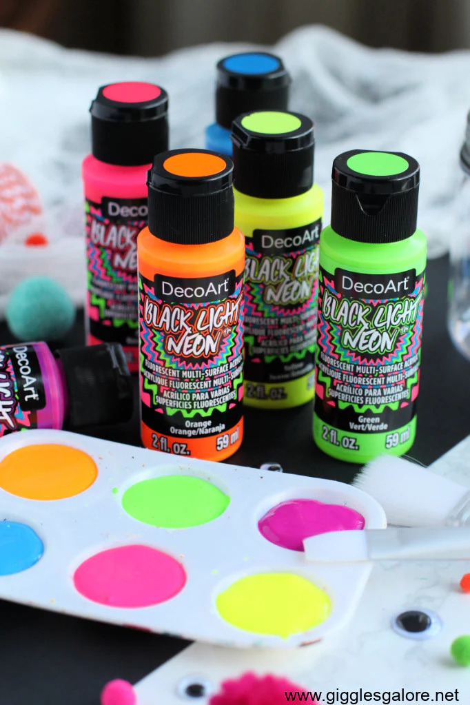 Black Light Neon Paint - Image 3